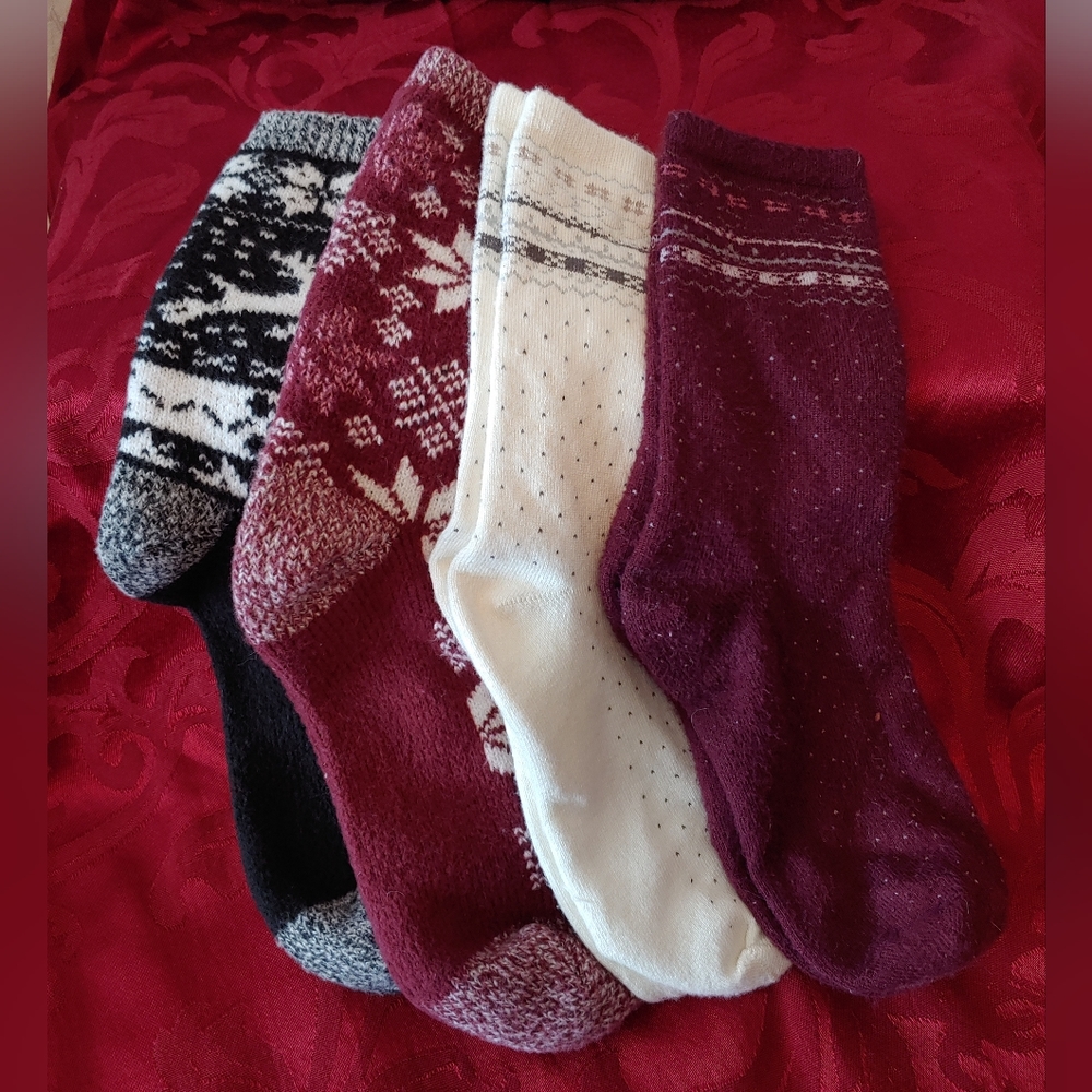 Cuddl Duds Socks, 4 pairs, size small